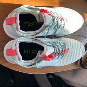 KURU cloud women’s size 9